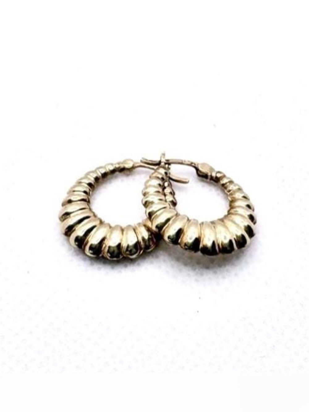 10k Gold Scalloped Hoop Earrings